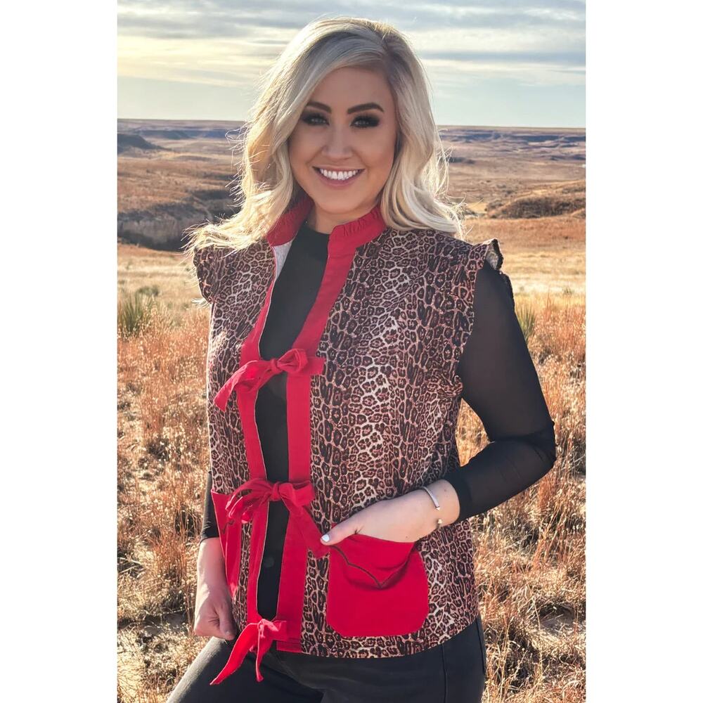 Sterling Kreek Red Dust Leopard Vest Western Cowgirl Women’s Medium NEW
